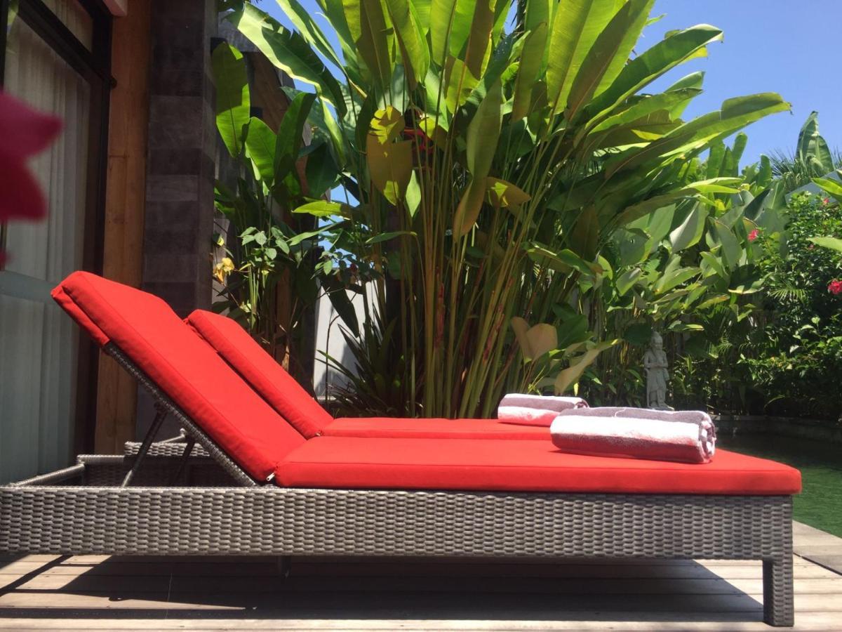 Le Chien Rouge Hotell Lovina Eksteriør bilde